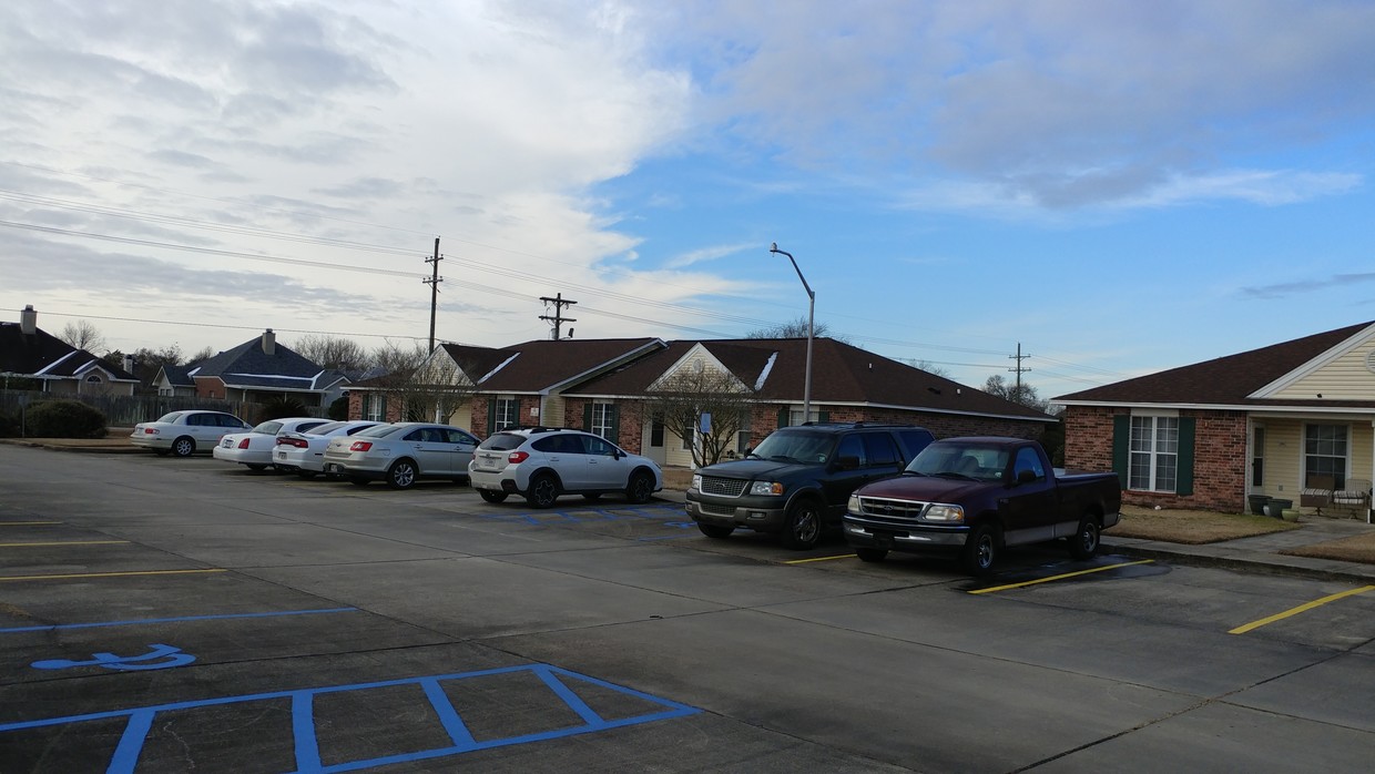 Building Photo - Eola Manor Senior Apartments