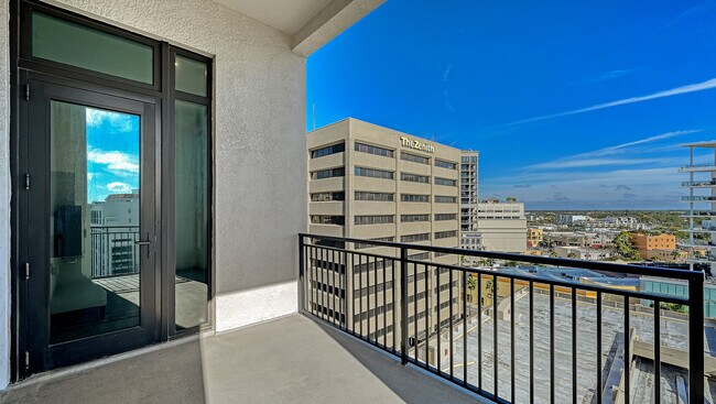 Vista desde el balcón - 33 S Palm Ave