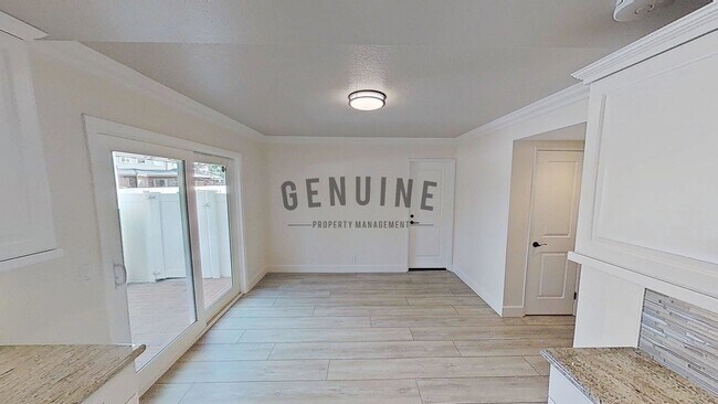 Foto del edificio - Beautiful 3Bd 2.5Ba Costa Mesa Townhome