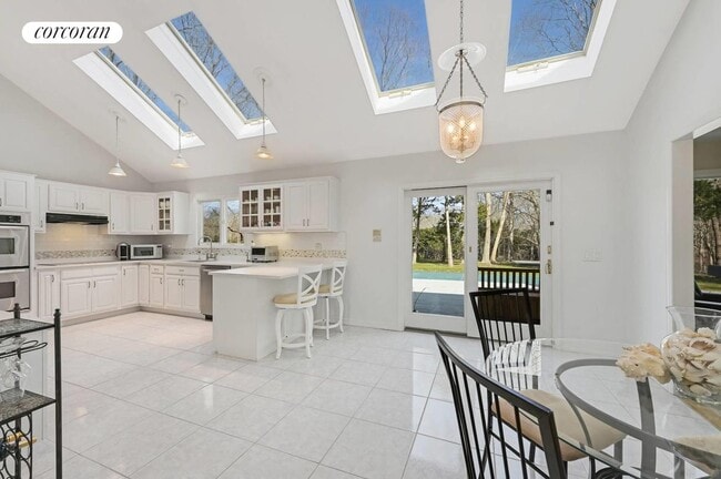 Building Photo - 45 White Oak Ln