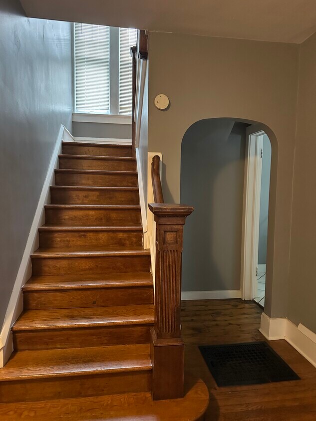 Foto principal - 612 W Springfield Ave