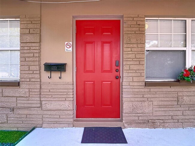 Foto del edificio - 222 Southeast Jefferson Cir N