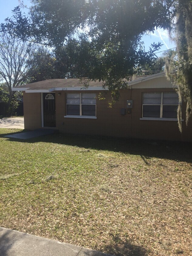 Foto principal - 3 Bedroom 1.5 Bathroom Home for Rent in th...