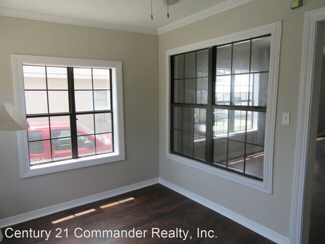 Foto del edificio - 803 E 10th Ct