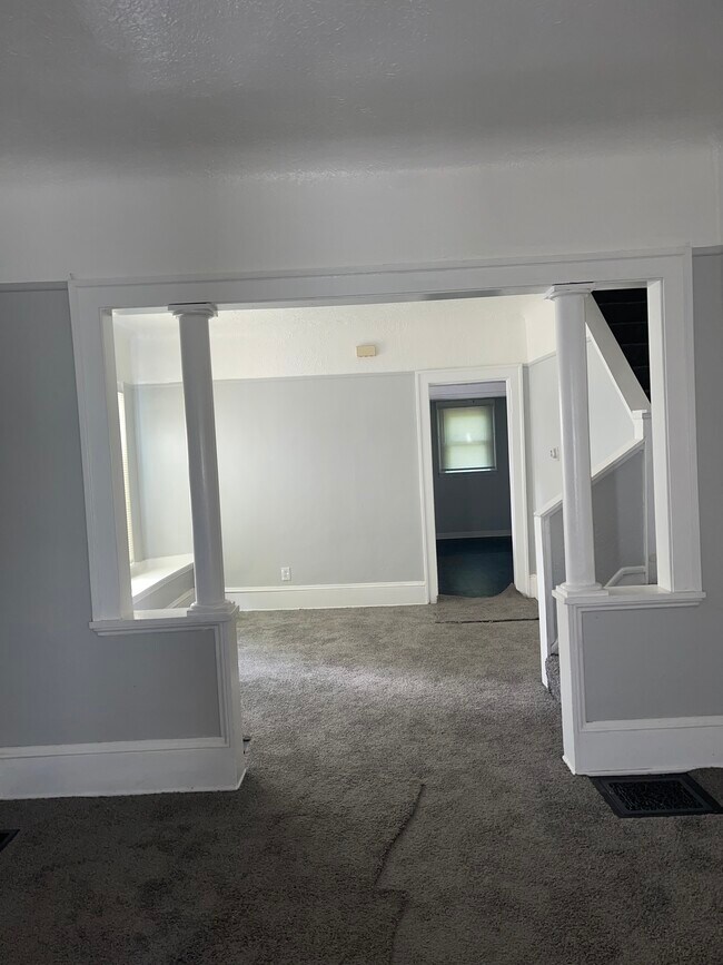 Foto del edificio - 2180 E 82nd St