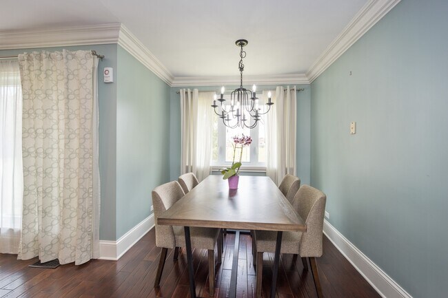 Foto del edificio - 428 Redwood Ln