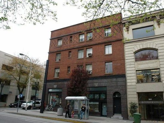 Building Photo - The Beverly Alder