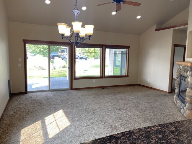 Building Photo - 3-bedroom, 1.75 Bath Home in the Village