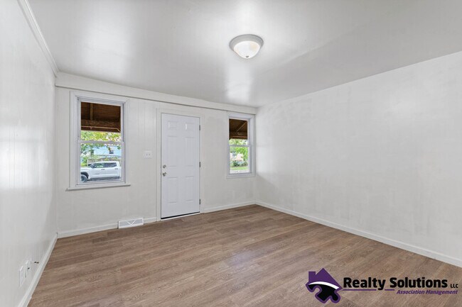 Foto del edificio - 733 E Cherry St