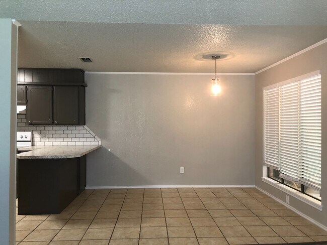 Foto del edificio - 6702 Grover Ave