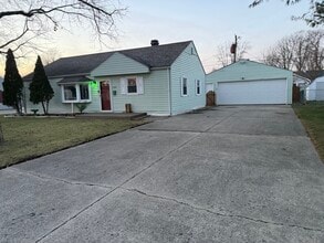 Building Photo - 2300 E Sharon Dr