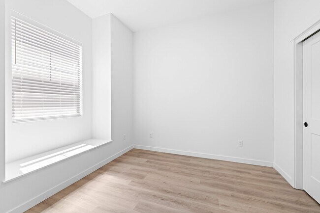 Foto del edificio - 4110 Hill Ln