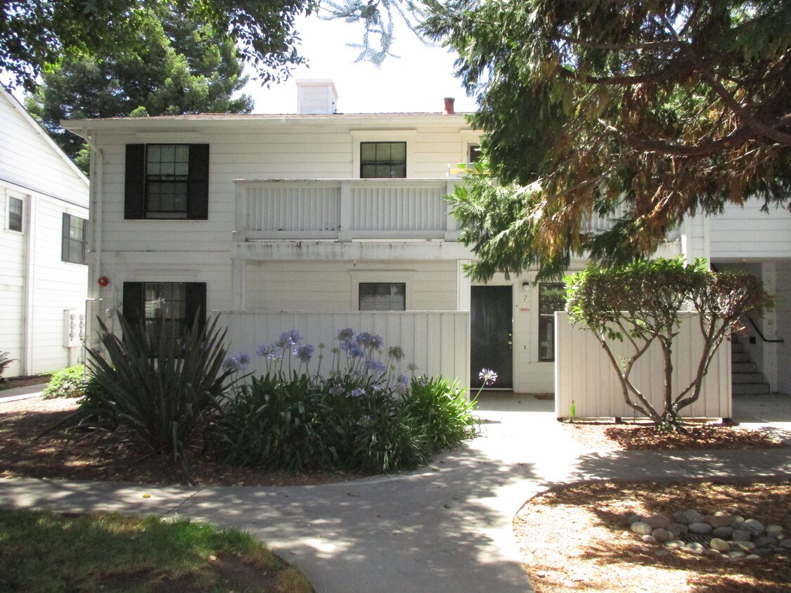 Primary Photo - 610 Tuttle Ave