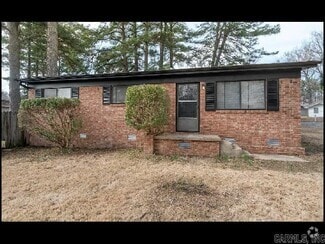 Building Photo - 2502 N Lakeview