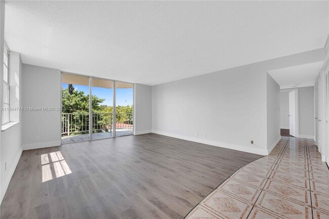 Foto del edificio - 16740 NE 9th Ave