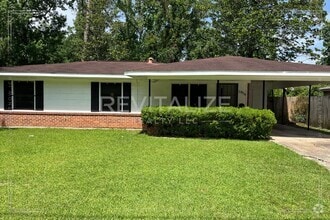 Building Photo - 1056 Belvedere Cir W