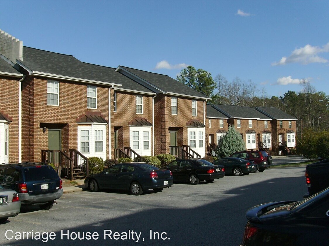 Foto principal - 780 Gaines School Rd