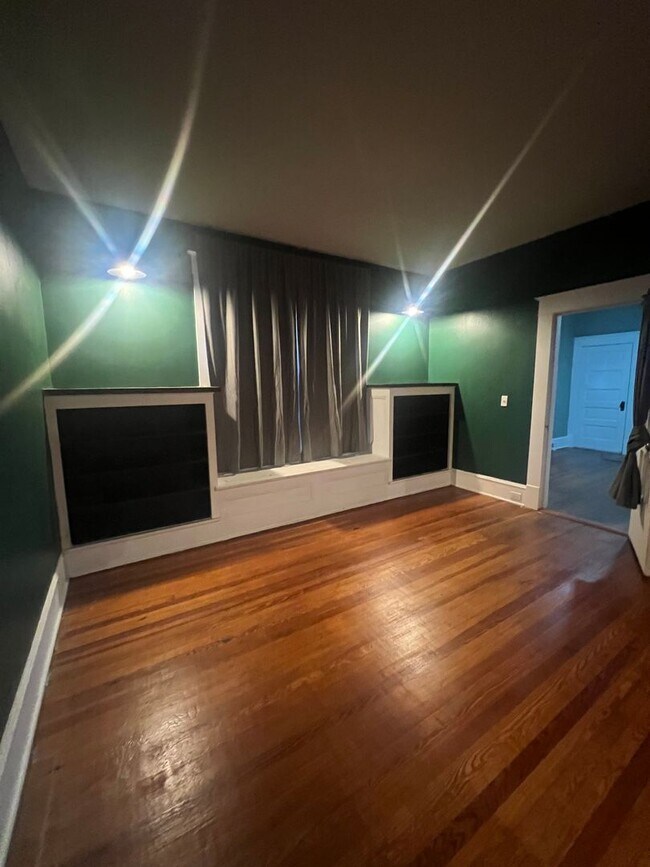 Foto del edificio - Historic Highland Beauty WITH Garage Apartment!