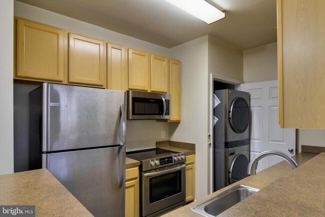 Building Photo - 42531 Rockrose Square
