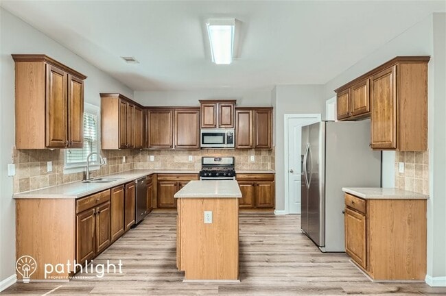 Building Photo - 3605 Long Lake Drive