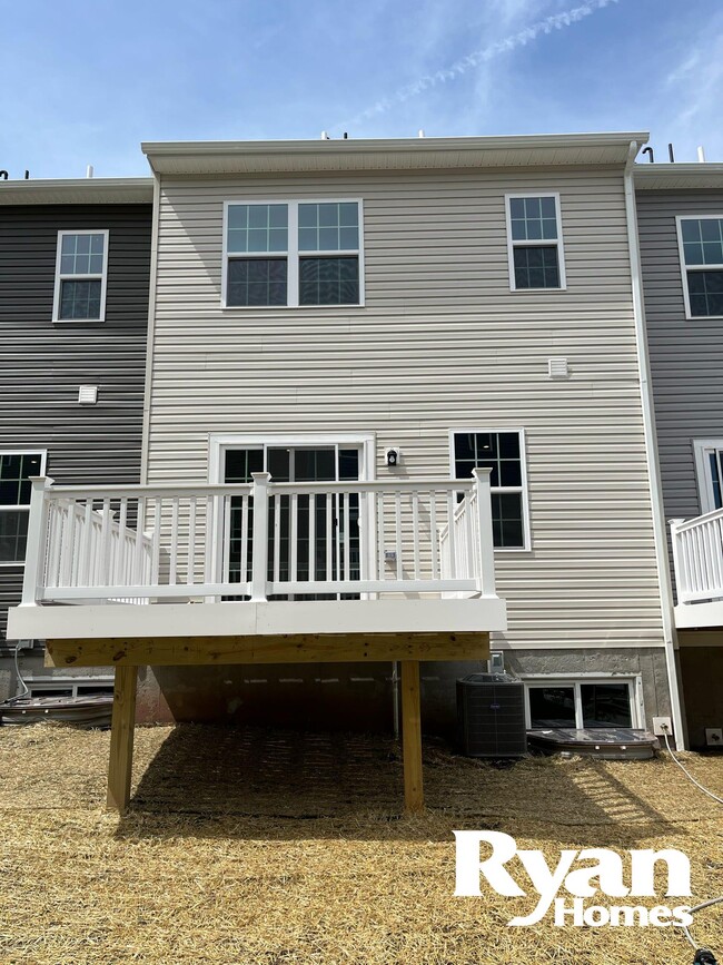 Building Photo - 108 Chase Ln