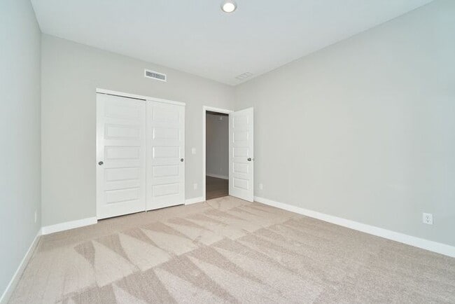 Building Photo - Beautiful Brand New 5 Bedroom in Camby!