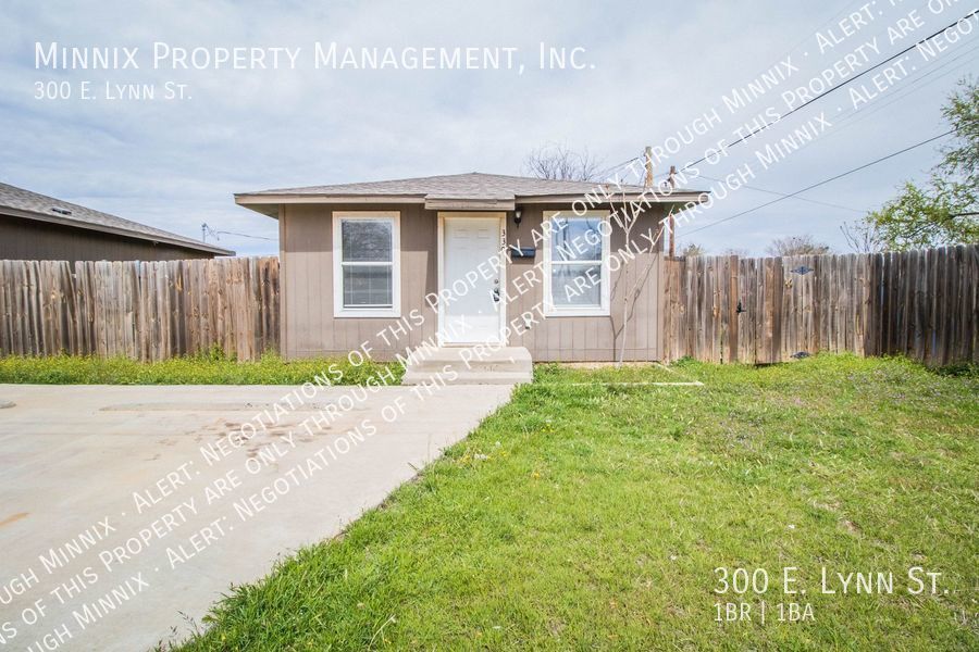 300 E. Lynn St. House Rental in Slaton, TX