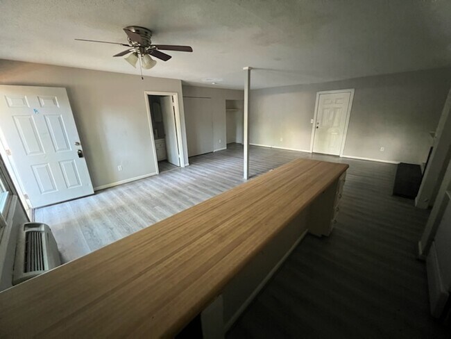 Building Photo - 1409 Fernwood Glendale Rd