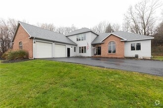 Building Photo - 4892 MacGregor Ln