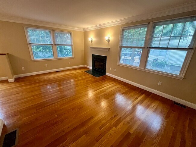 Foto del edificio - 6 N Park St