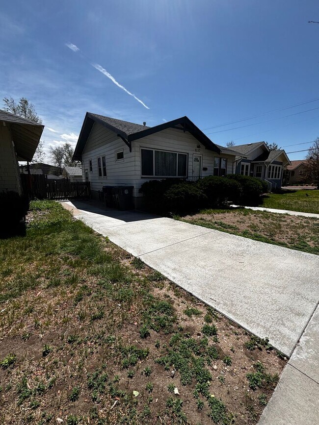 Foto del edificio - 3 Bedroom 2 Bathroom Home Near FE Warren & Frontier Park