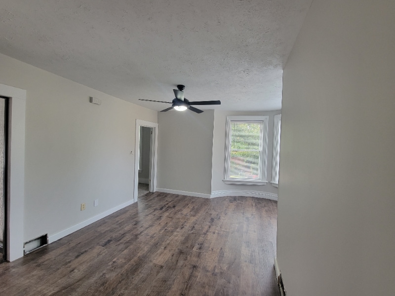 701 W 8th St Unit 2nd fl, Erie, PA 16502 Room for Rent in Erie, PA