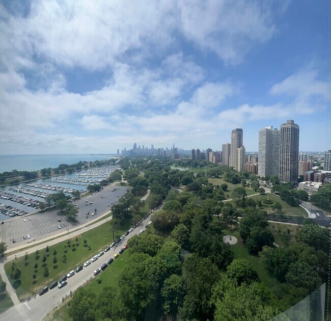 Foto del edificio - 2800 N Lake Shore Dr