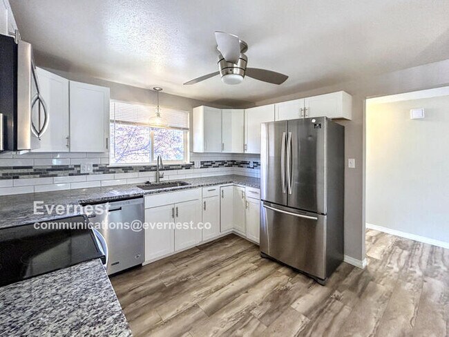 Foto del edificio - 2507 Flintridge Dr