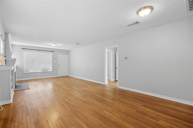 Building Photo - 4933 El Campo Ave
