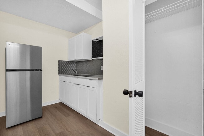 Foto del edificio - 47 NW 45th Ave