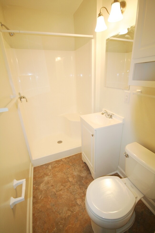 Foto del edificio - Adorable Renovated Duplex in Walltown with ALL Appliances - Large Fenced Yd!