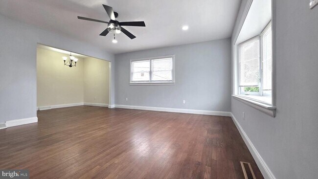 Foto del edificio - 361 David Hall Rd