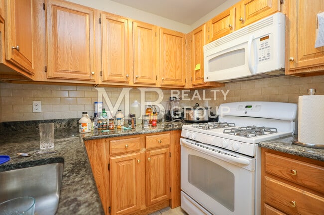 Building Photo - Symphony Apartments