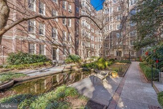 Building Photo - 4625 Pine St