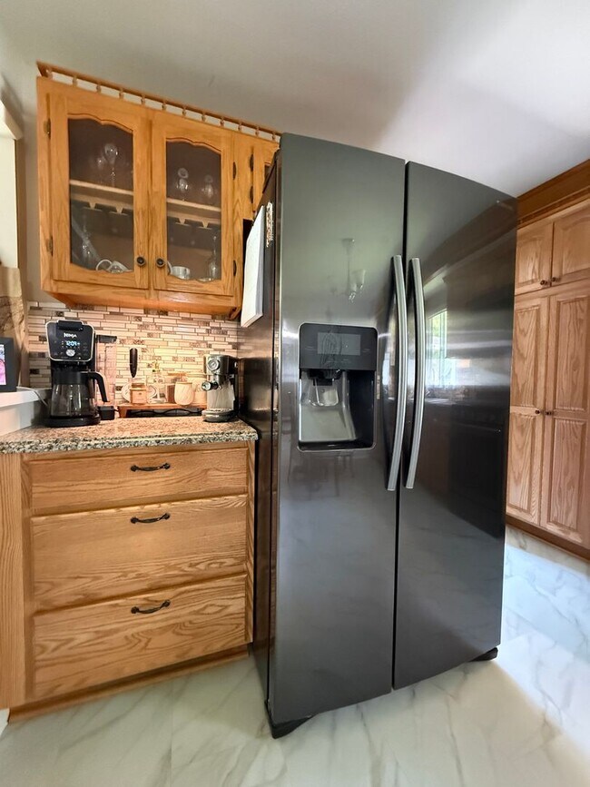Foto del edificio - Three Bedroom Home in Whitehall