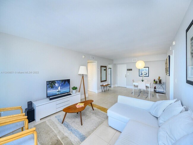 Building Photo - 255 Galen Dr