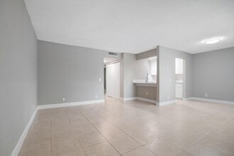 Building Photo - 516 Meadows Cir