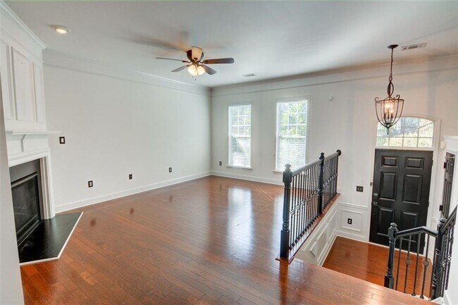 Building Photo - 2430 Natoma Ct SE