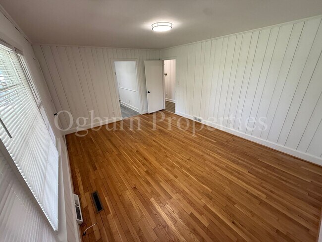 Foto del edificio - 117 Caroline Ct