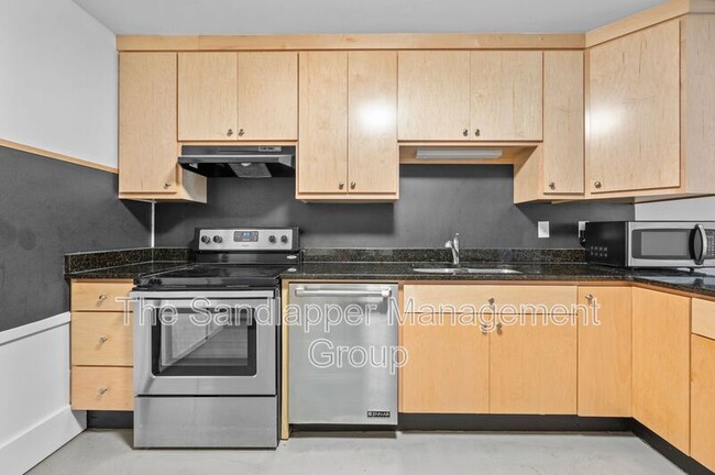 Building Photo - 444-B Howle Avenue