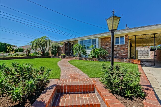 Foto del edificio - SPACIOUS, BRIGHT & AIRY, 3BR2BA HOME W/ GR...