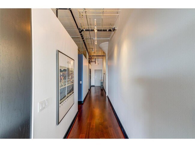 Building Photo - 730 NE Stinson Blvd