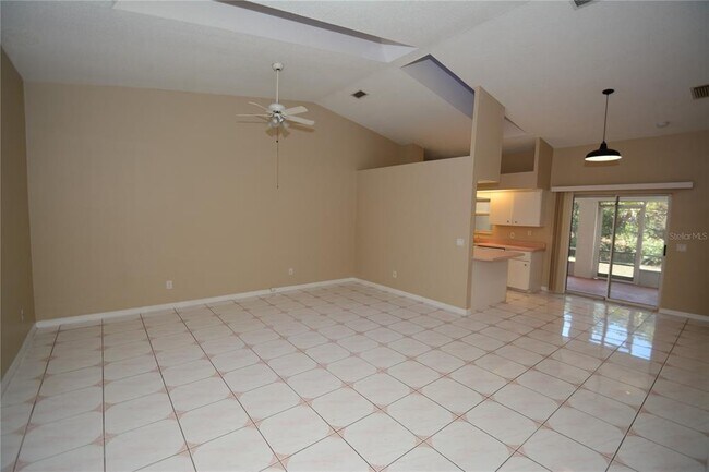 Building Photo - 19 Flemingwood Ln