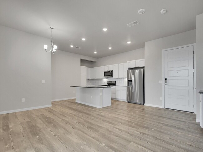 Building Photo - $2,195 - 2 Bed, 2 Bath Condo in Parker wit...